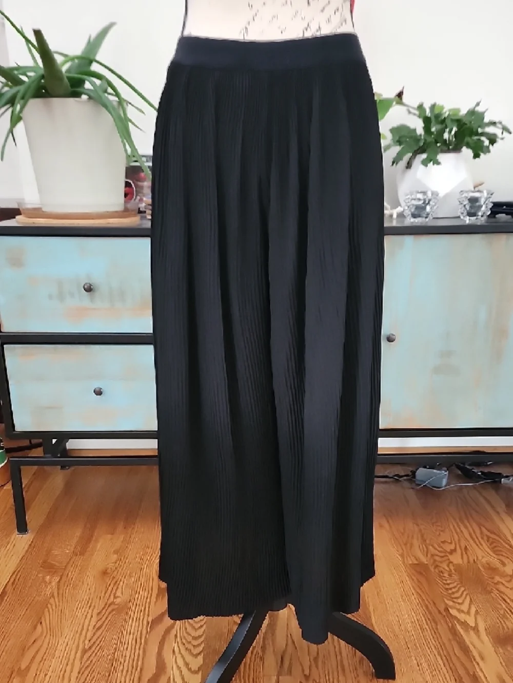 Zara Pleated Wide-Leg Palazzo Pants - Picture 4 of 9
